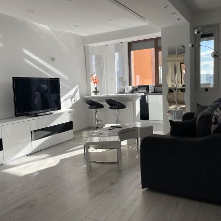 Luxury Two Room Apartment Residence Militari M3 Бухарест Екстер'єр фото