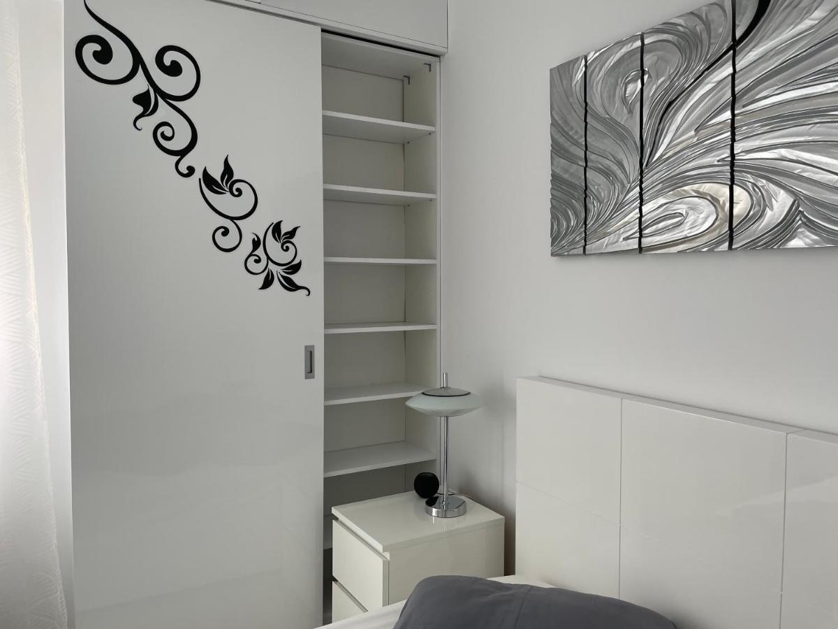 Luxury Two Room Apartment Residence Militari M3 Бухарест Екстер'єр фото