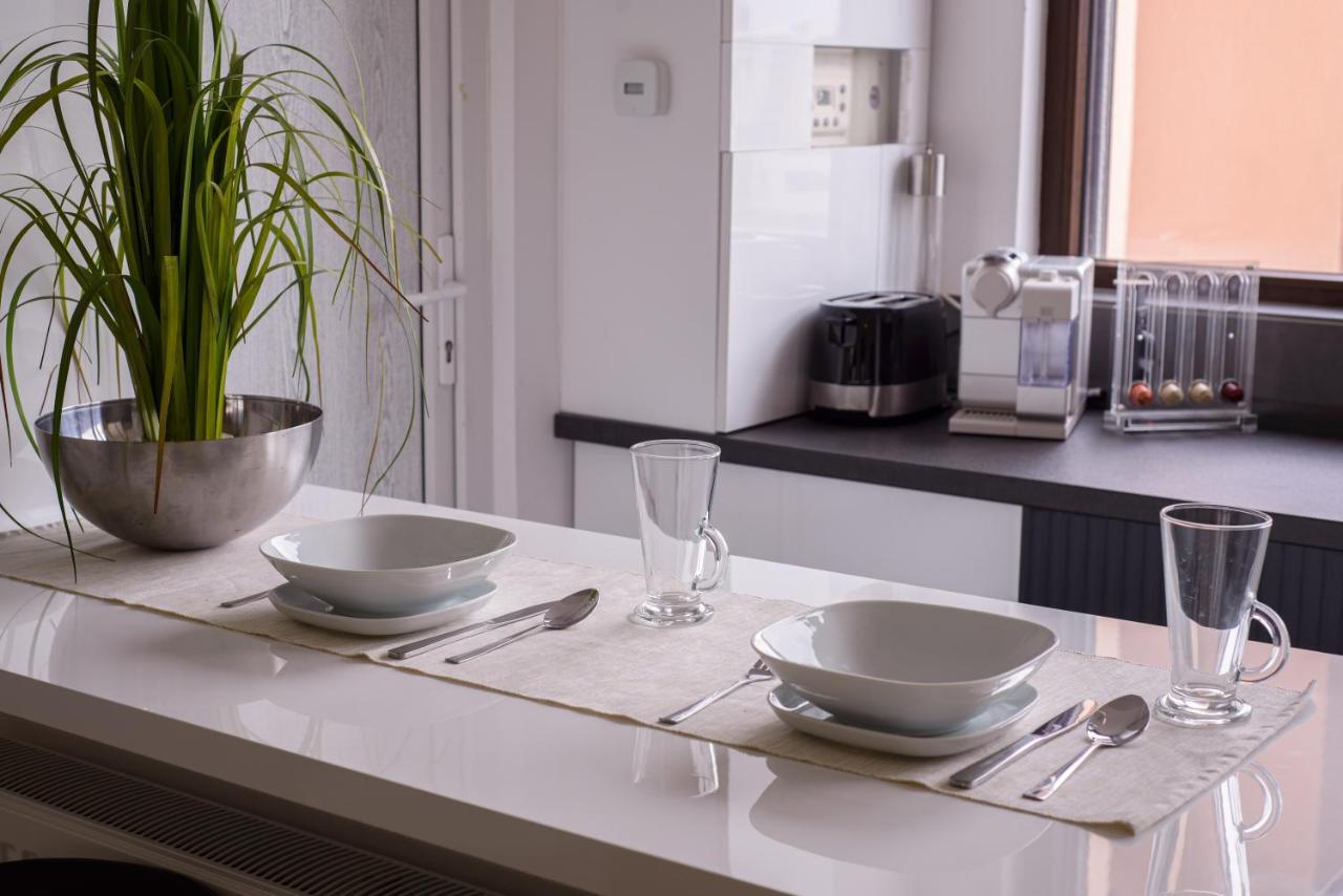 Luxury Two Room Apartment Residence Militari M3 Бухарест Екстер'єр фото