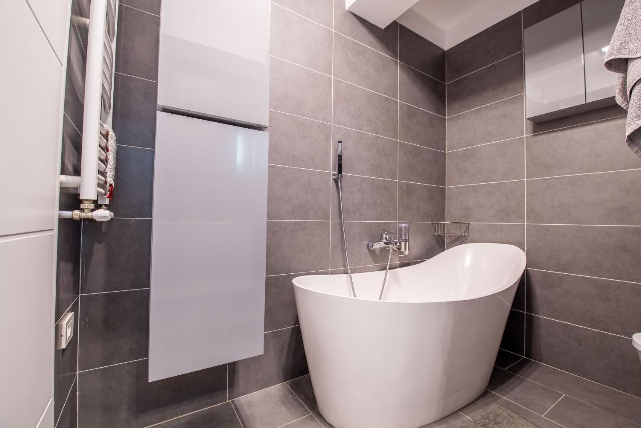 Luxury Two Room Apartment Residence Militari M3 Бухарест Екстер'єр фото